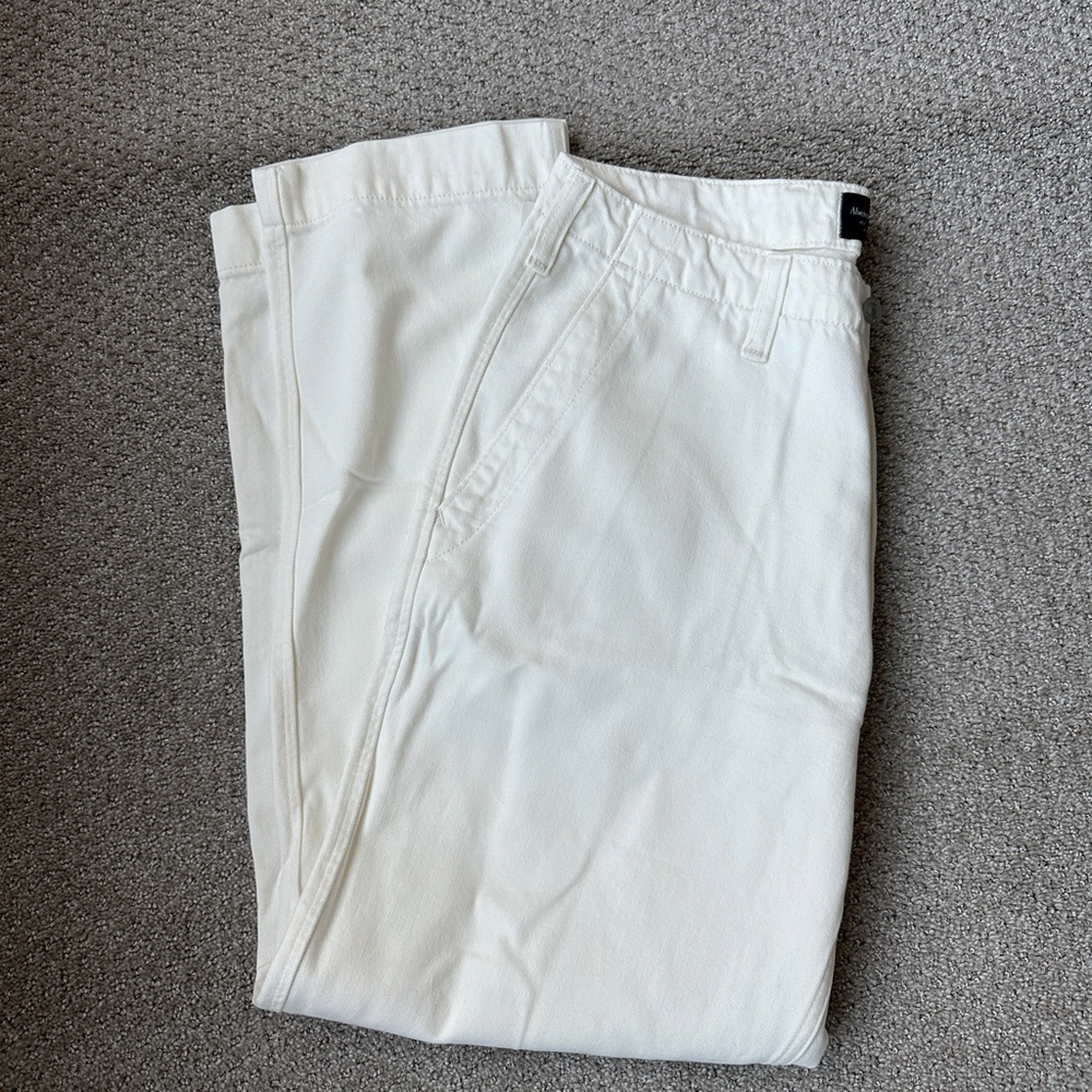 Abercrombie & Fitch Cream Athletic Loose Jeans